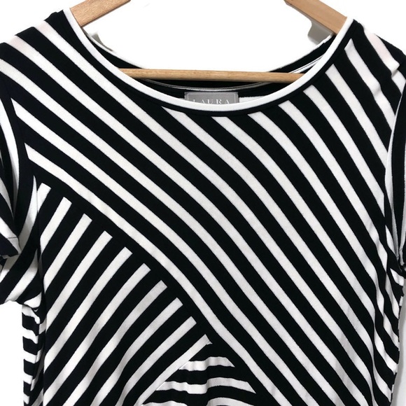 LAURA Black & White Striped Asymetric Top Size L - Picture 4 of 13